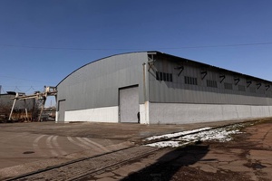 В районе станции «Чукурсай» на продажу за долги выставили склад