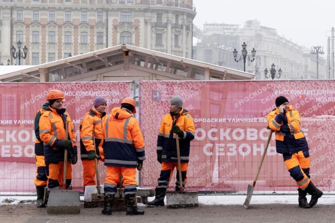 С 1 сентября мигрантов в Москве и Подмосковье обяжут установить приложение «Амина»