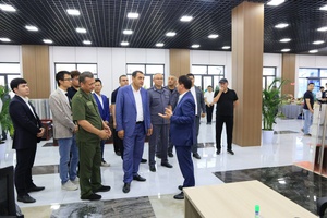 Китайцы вложили $100 млн в завод керамической плитки в Коканде