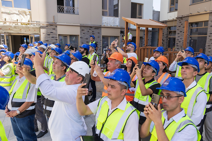 bi group, реклама