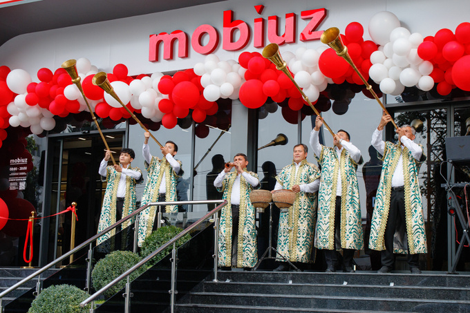 Инновации ближе: Mobiuz запустил современный центр обслуживания Labzak в Ташкенте