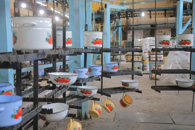 аукцион, бекабад, посуда, узметкомбинат