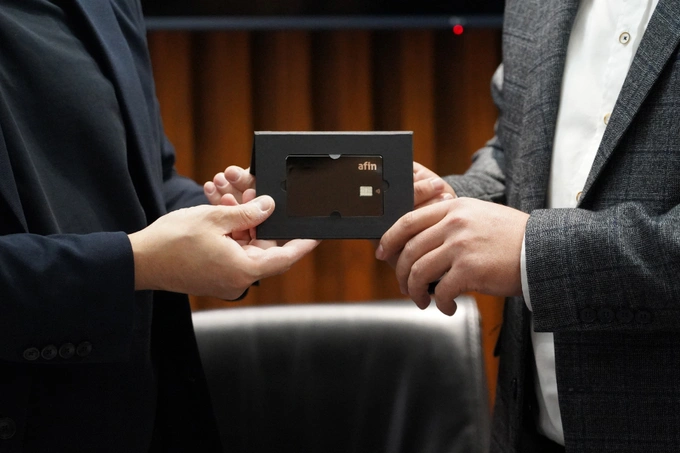 afin, uzcard, реклама