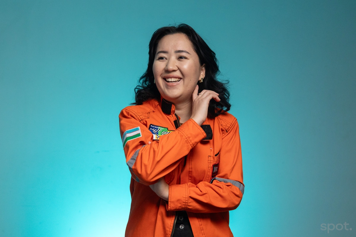 Formula 1 dagi o‘zbek marshal ayoli: trassadagi hayot, tezlik va O‘zbekistondagi poygalar haqida