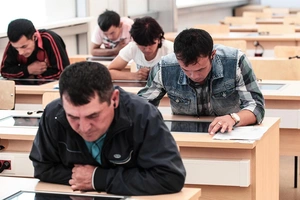 O‘zbekiston Rossiyadagi migrantlar uchun imtihonlarni soddalashtirishni taklif qildi