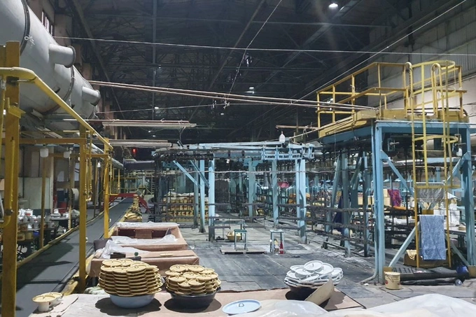 аукцион, бекабад, посуда, узметкомбинат