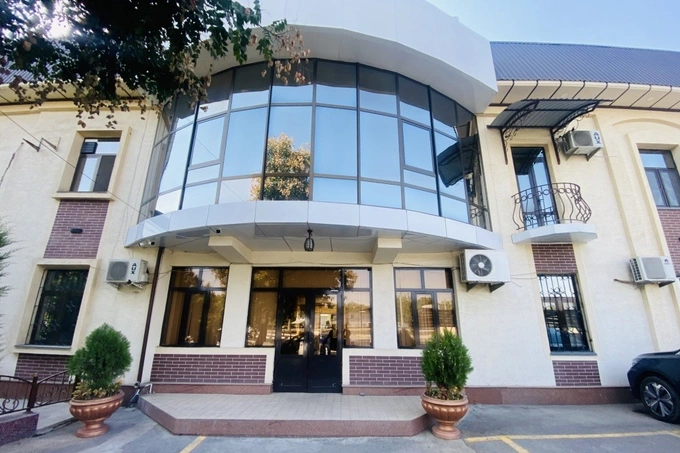 В районе аэропорта на торги выставили здание лаборатории «Узавтодора»