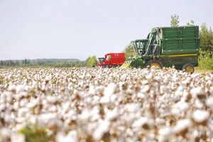 AQShning John Deere kompaniyasi O‘zbekistonga $300 mlnlik qishloq xo‘jaligi texnikasini yetkazib beradi