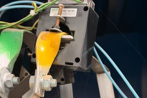 O‘zbekistonda yarim oyda 28 mlrd so‘mlik elektr talon-toroj qilindi