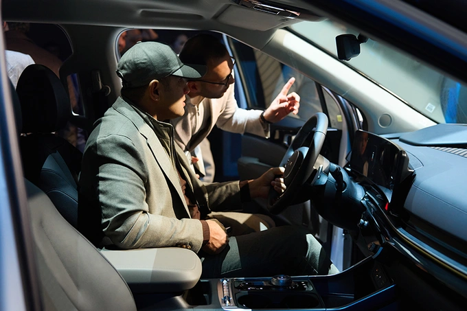 adm global, kia, kia carnival, kia k8, реклама