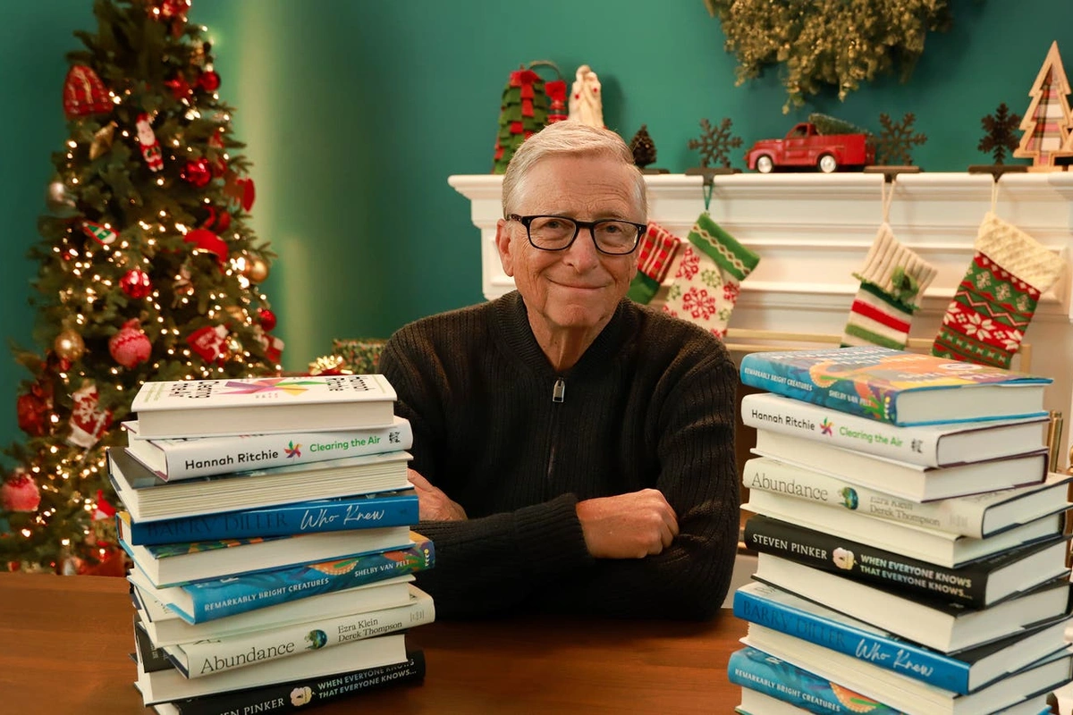 Bill Geytsdan qishki ta’tilda o‘qish uchun 5 ta kitob