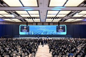 Президент запустил 16 электростанций общей мощностью 3,5 гигаватта