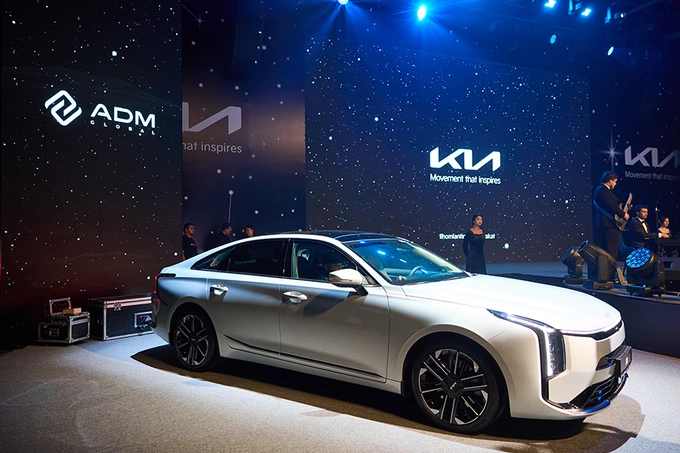 Kia представила в Ташкенте обновленные флагманы K8 и Carnival