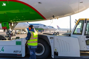 «Билеты за $700−900»: вице-премьер призвал привлекать лоукостеры в Узбекистан