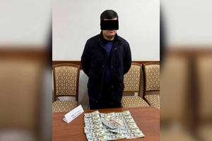 Uchtepa tumani hokimligi bosh mutaxassisi $3000 pora bilan ushlandi