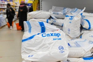 «Боль всех местных производителей» — бизнес призвал отменить пошлину на импорт сахара