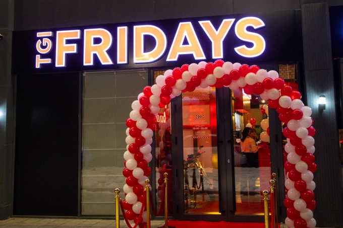 В Ташкенте начал работу ресторан американской франшизы TGI Fridays