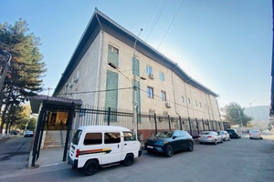 В районе рынка «Малика» на торги выставили здание Госводхознадзора