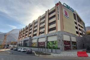 «Асакабанк» продает многоуровневую парковку с супермаркетом и рестораном в Чимгане