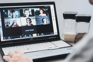 Fransiya davlat xizmatchilariga Zoom va Google Meet’dan foydalanishni taqiqlaydi