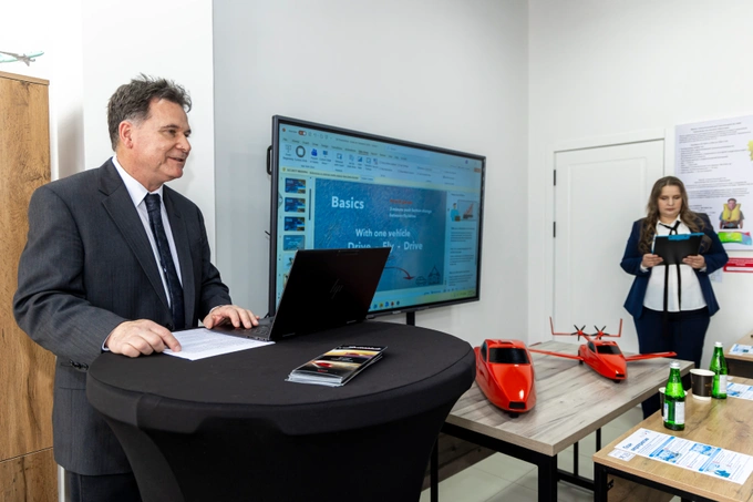 easy-to-fly-academy, реклама