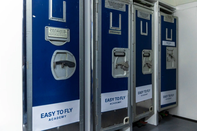 easy to fly academy, reklama