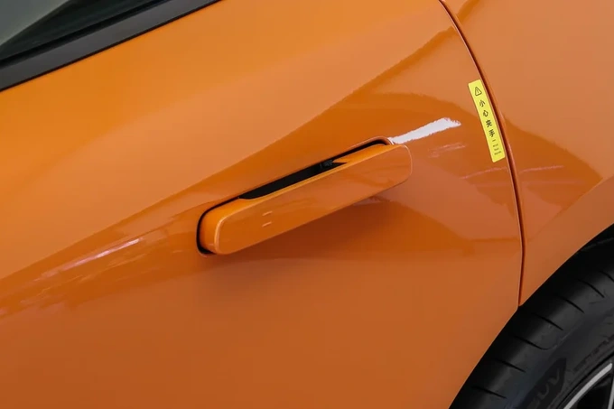 Xitoyda avtomobillardagi yashirin eshik tutqichlari taqiqlandi