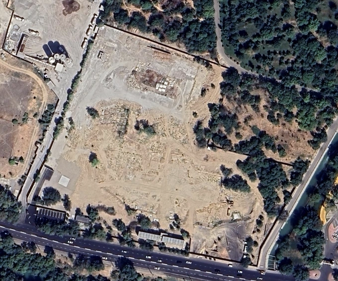 daraxt, ekologiya qo'mitasi, investitsiyalar sanoat va savdo vazirligi, mehmonxona, moratoriy, qonun buzilishi, qurilish, ritz-carlton