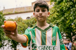 Ispaniya futbol klubi apelsin tolalaridan ishlangan maxsus formani taqdim qildi