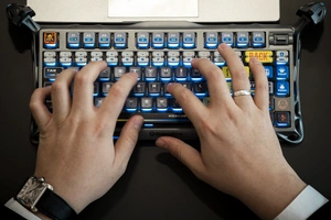 Блокировка звонков, чат-боты и антифишинговая платформа: главное из стратегии кибербезопасности