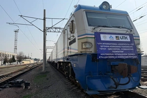 По маршруту Китай — Кыргызстан — Узбекистан — Таджиистан отправился первый грузовой поезд