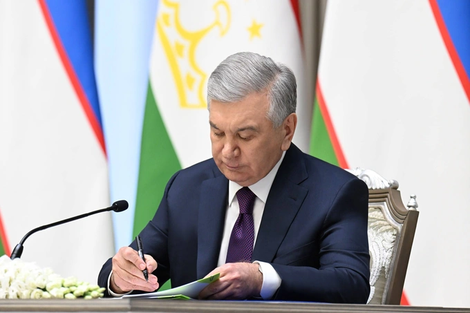 emomali rahmon, hujjatlar, prezident, shavkat mirziyoyev, tojikiston