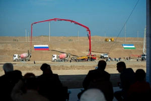 На площадке строительства АЭС в Узбекистане начались бетонные работы. Фото