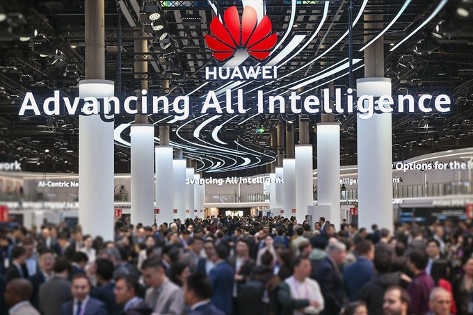 Huawei представила расширенные решения для сетей с ИИ-центричной архитектурой на MWC 2026