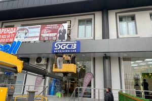 В Ташкенте массово сносят незаконные торговые объекты и рекламные конструкции