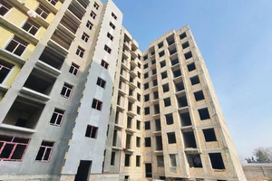 В Яшнабадском районе на продажу выставили недостроенный жилой дом