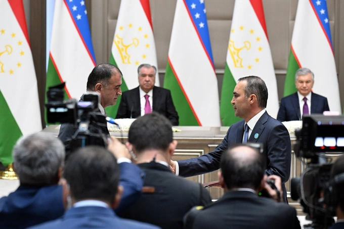 emomali rahmon, hujjatlar, prezident, shavkat mirziyoyev, tojikiston