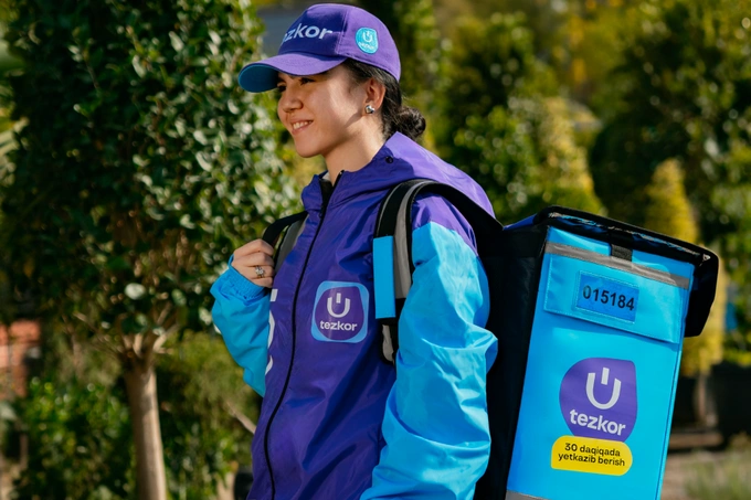 Yetkazib berishda ayollar: nima uchun ayollar kuryerlik kasbini tanlaydi?