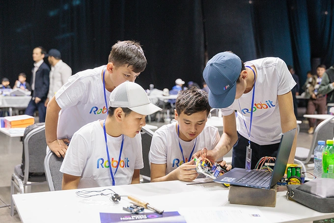 central asian university, реклама