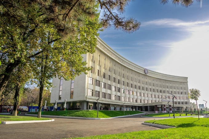 american university of technology, aut, реклама