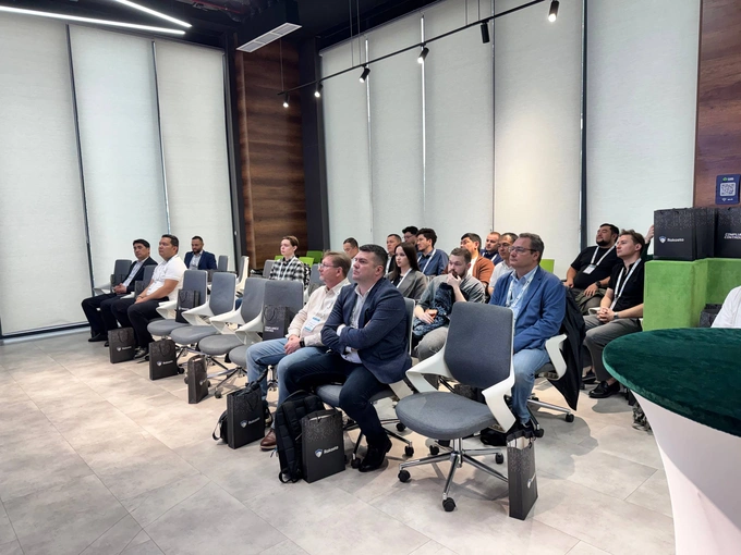 compliance control & rakasta, реклама