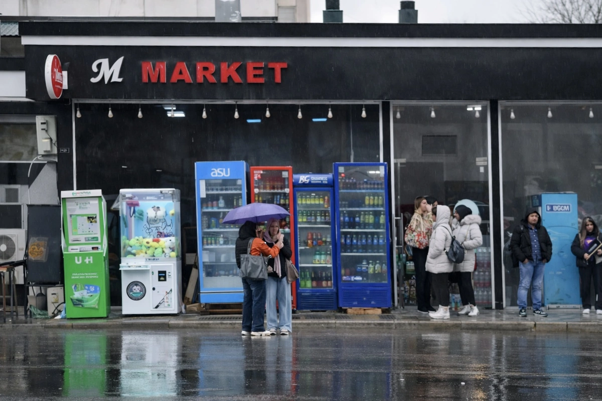 «Это не переезд, а повторный запуск бизнеса с нуля» — эксперт о сносе магазинов с остановок