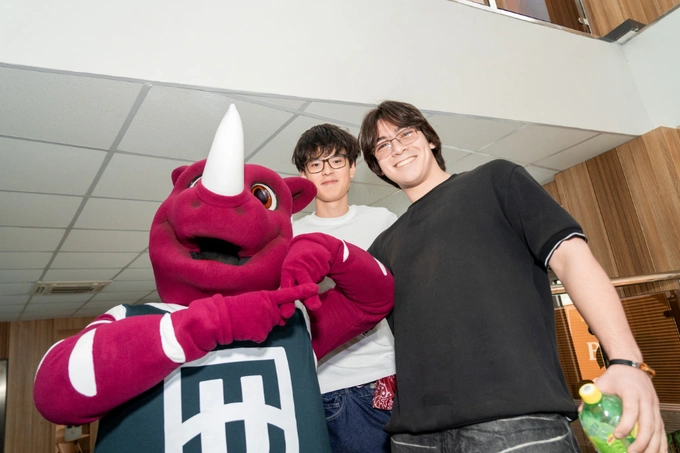 american university of technology, aut, реклама