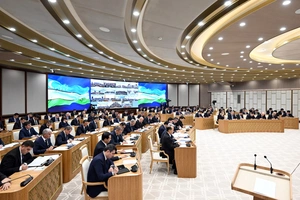 Prezident 44 ta tuman elektr tarmoqlari rahbarlarini tanqid qildi, ayrimlarini ishdan olishni topshirdi