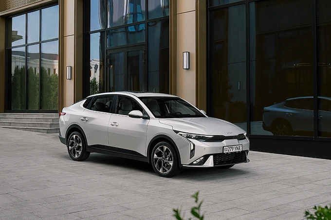 Kia объявляет о старте продаж нового седана K3