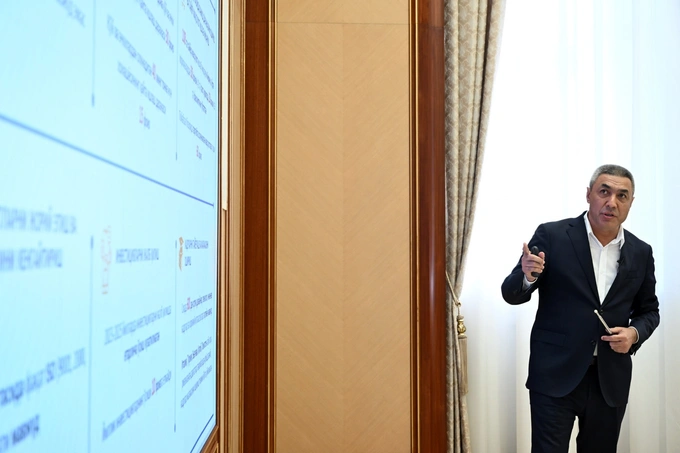 charm, poyabzal, prezident, taqdimot