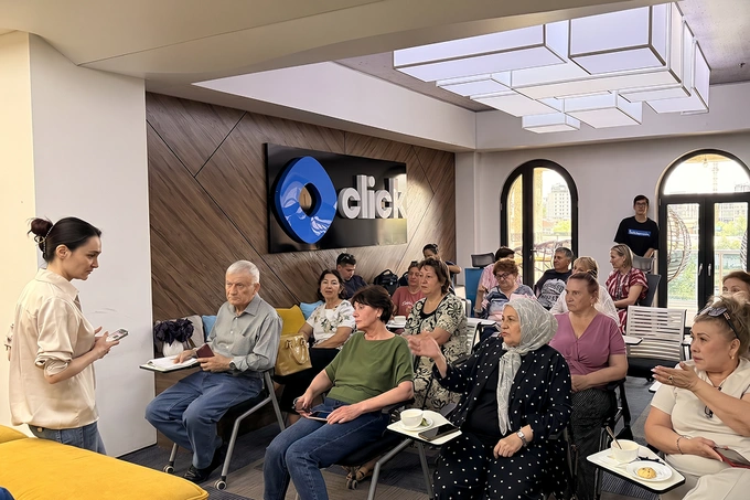 Click провел образовательную встречу для старшего поколения — «Заботливый Click: связь поколений»