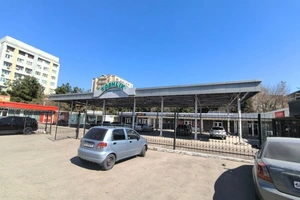 В Студенческом городке на продажу выставили рынок «Ёшлик»