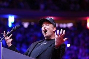 Илон Маск стал первым триллионером в истории благодаря IPO SpaceX