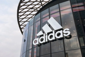 Adidas havo to‘ldiriladigan kurtka, konditsionerli shortik va muzli nimchani taqdim etdi